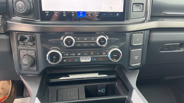 2023 Ford F-450SD Lariat DRW