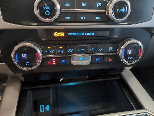 2022 Ford F-450SD Lariat DRW