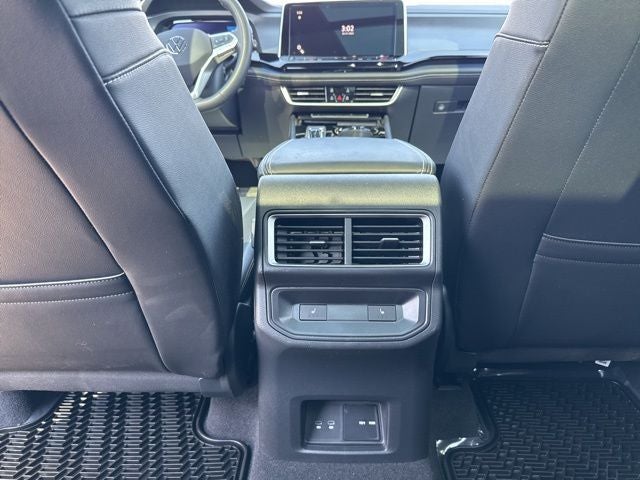 2024 Volkswagen Atlas Cross Sport 2.0T SEL R-Line