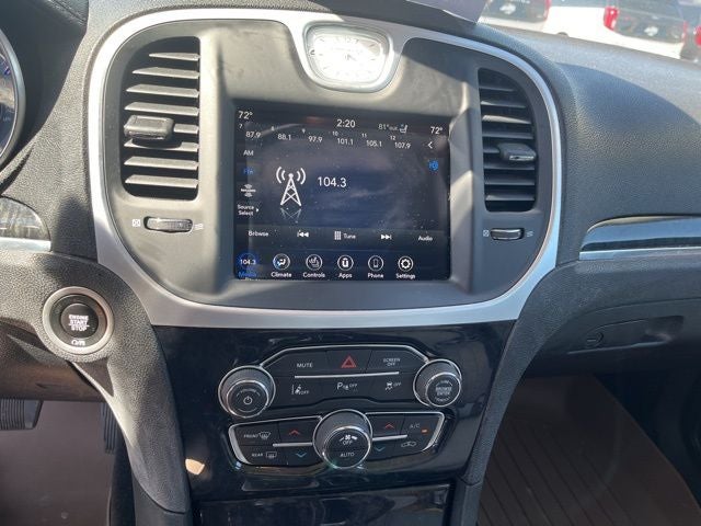 2023 Chrysler 300 Touring L