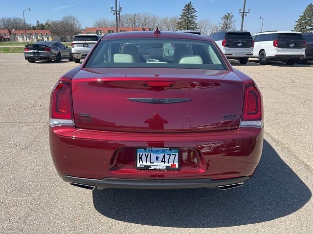 2023 Chrysler 300 Touring L