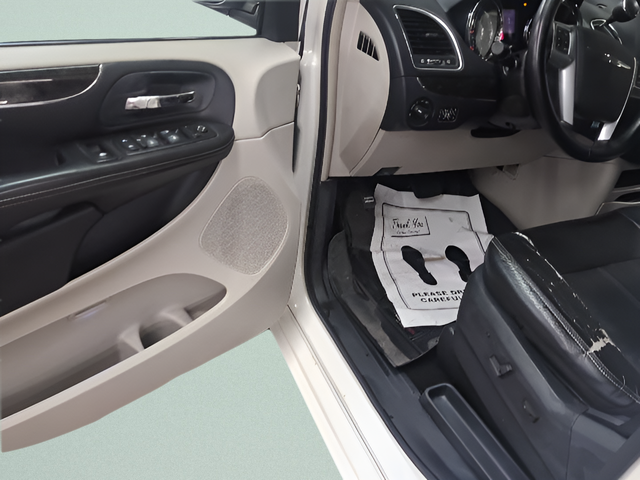 2012 Chrysler Town & Country Touring