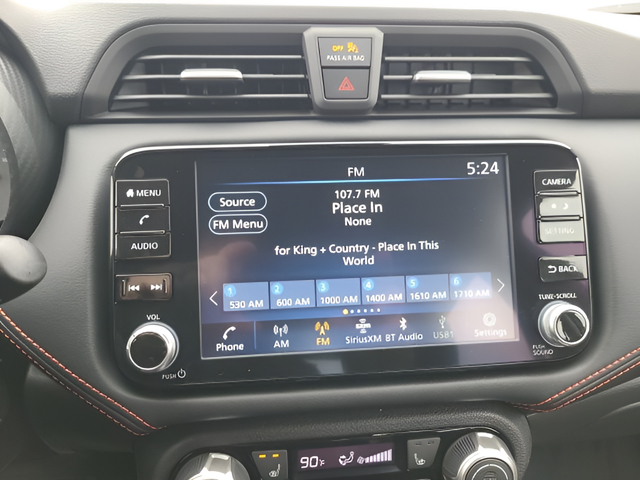 2025 Nissan Versa 1.6 SR