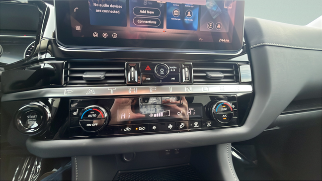 2026 Nissan Pathfinder SV