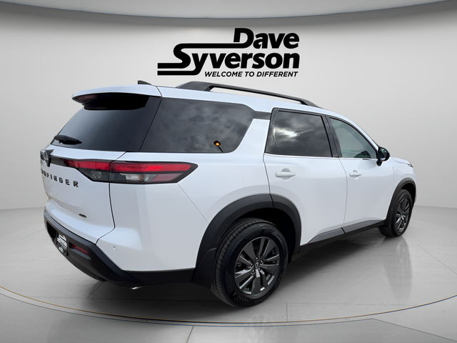 2026 Nissan Pathfinder SV