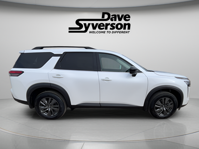 2026 Nissan Pathfinder SV