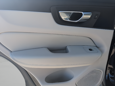 2023 Volvo XC60 B5 Plus Dark Theme